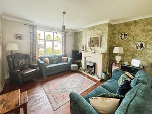 Sitting Room - click for photo gallery
